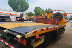 青山附近拖车电话号码服务