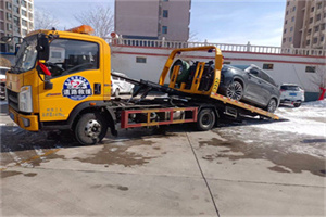 青山救援拖车费用怎么算